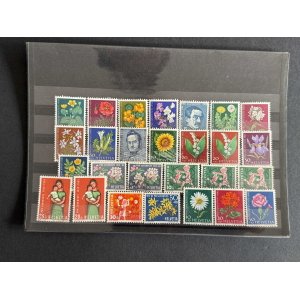 BM_1241_f-1.jpg Schweiz Helvetia Pro Juventute 1960 Blumen 5+10 Stempel